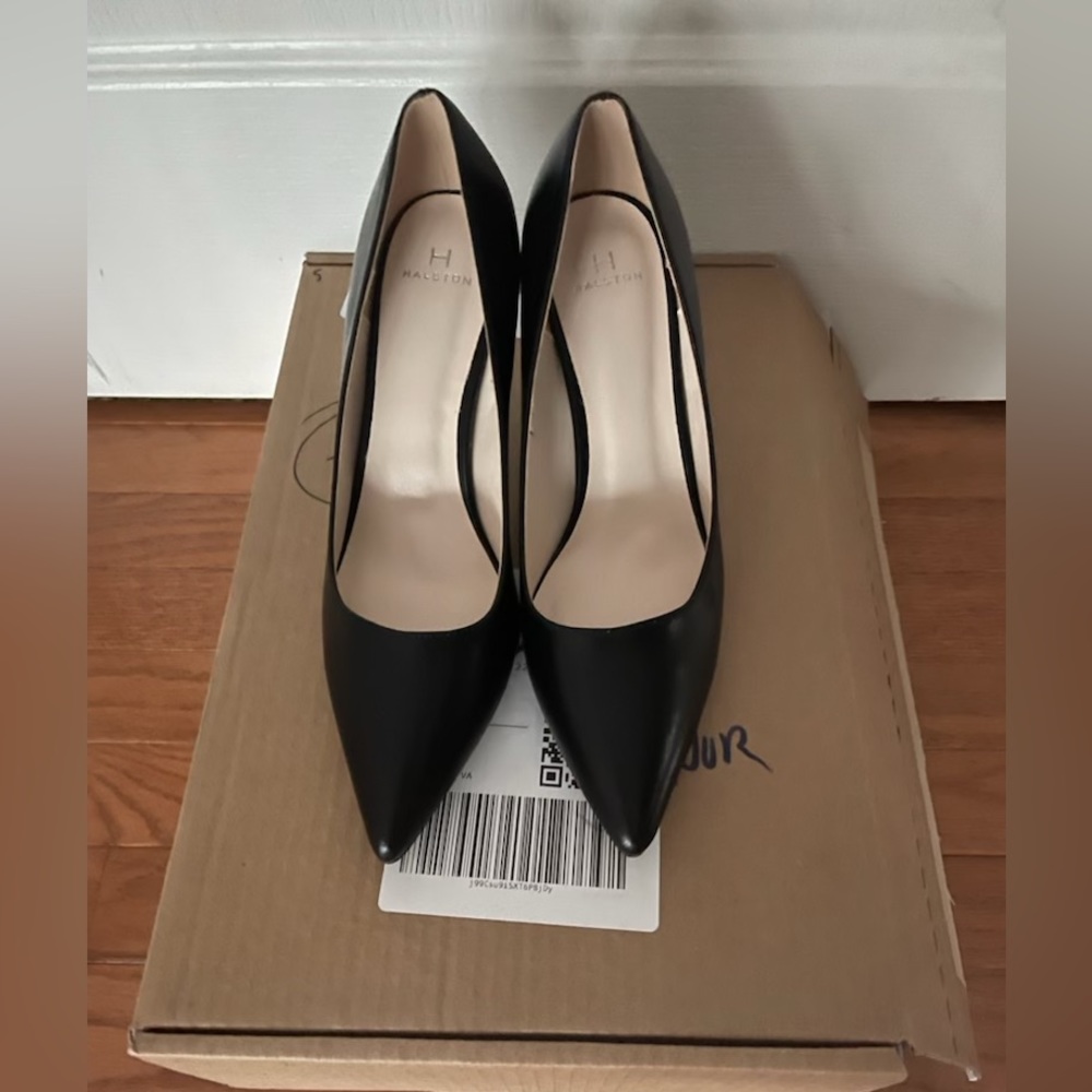 New Halston Size 8.5 Pumps